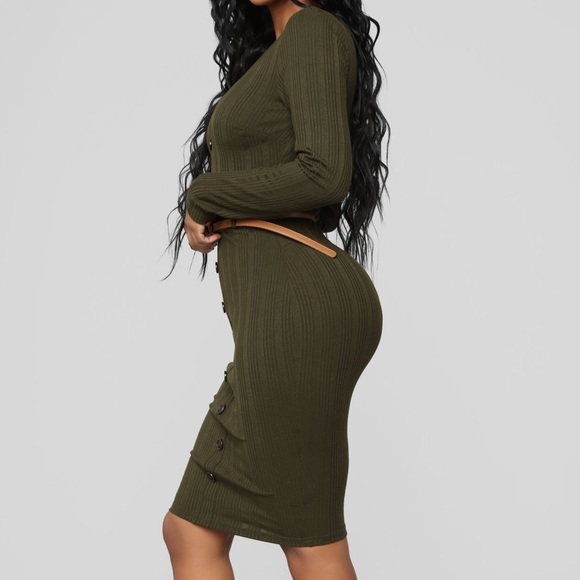 Long Sleeve Belted Midi Dress - Picture 2 of 4